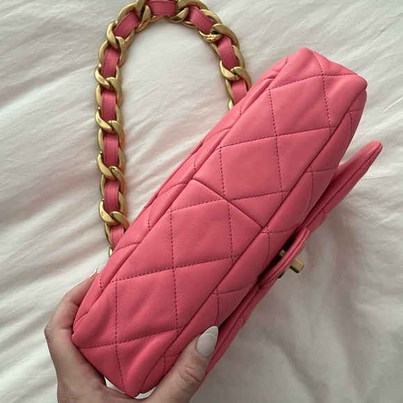 CHANEL 🩷 22S Large Quilted Pink Lambskin Leather Funky Town Flap Bag - Picture 7 of 16